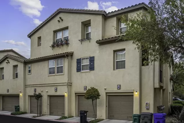 MLS: PTP2305917 Condo For Sale