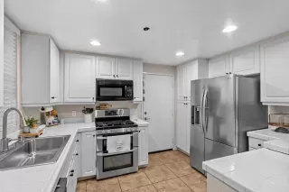 Photo #2: PTP2305917 Listing 
