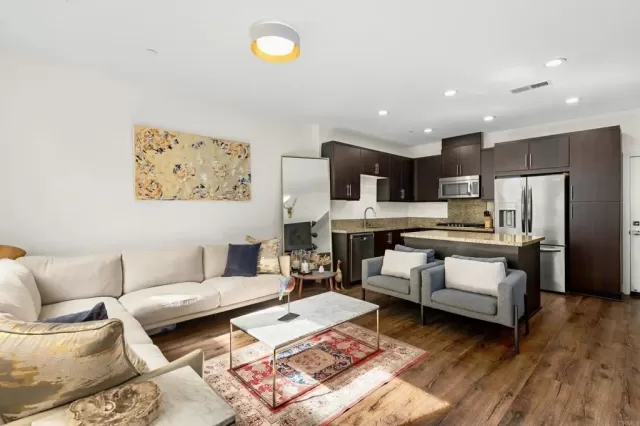 MLS: PTP2305995 Condo For Sale