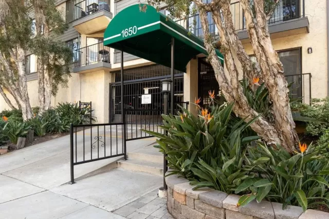 MLS: PTP2306035 Condo For Sale