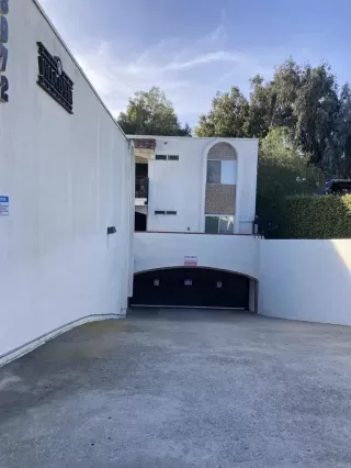 Photo #2: PTP2306057 Listing