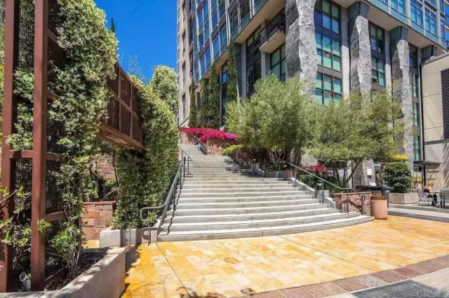 MLS: PTP2306069 Condo For Sale