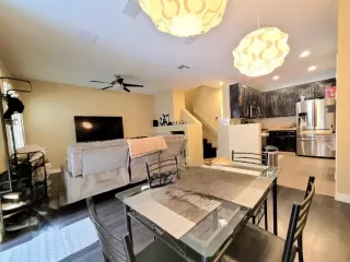 Photo #1: PTP2306075 Listing