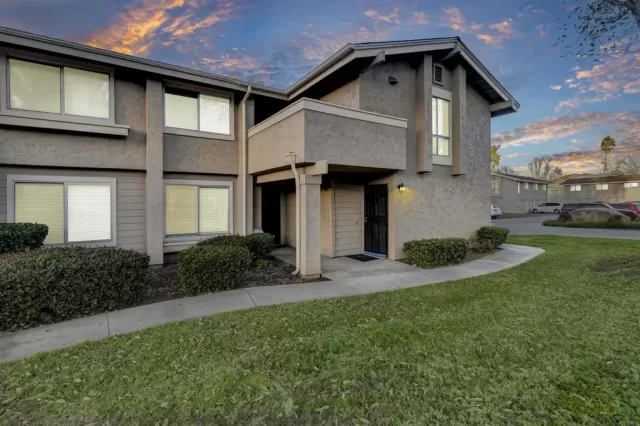 MLS: PTP2400247 Condo For Sale