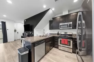 Photo #2: PTP2400428 Listing