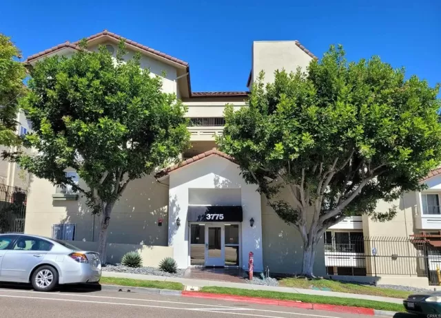 MLS: PTP2400520 Condo For Sale