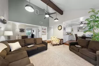 Photo #1: PTP2400536 Listing