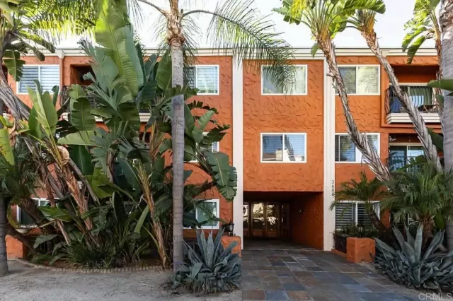 MLS: PTP2400613 Condo For Sale
