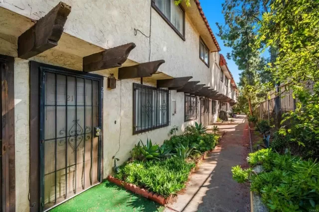 MLS: PTP2400947 Condo For Sale