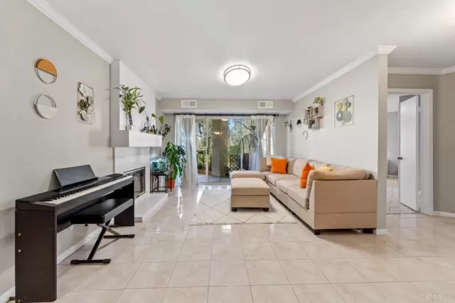 MLS: PTP2400994 Condo For Sale