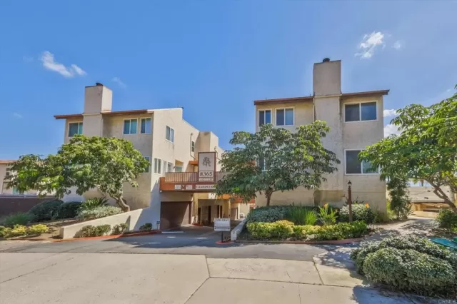 MLS: PTP2401057 Condo For Sale