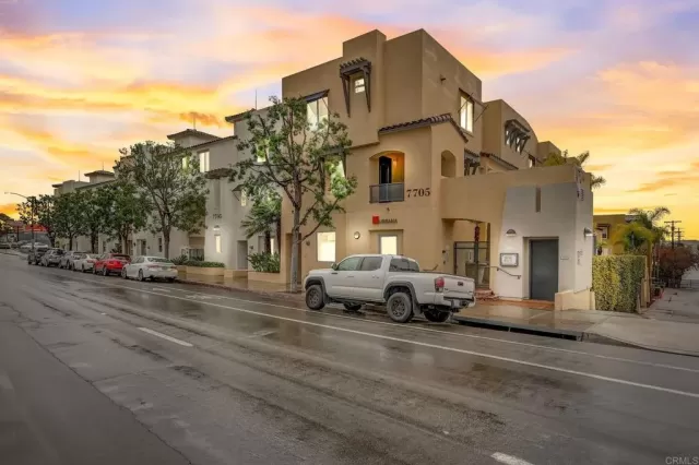 MLS: PTP2401305 Condo For Sale