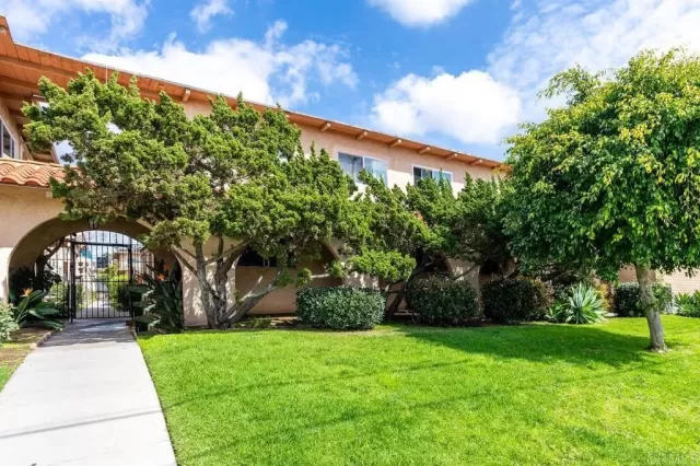 MLS: PTP2401339 Condo For Sale