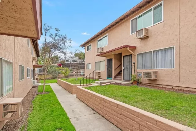 MLS: PTP2401485 Condo For Sale