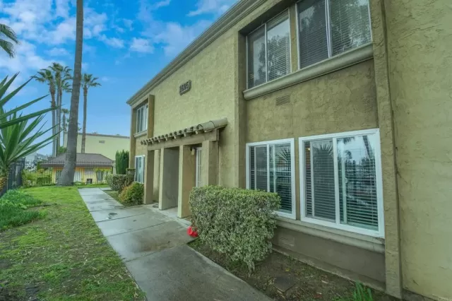 MLS: PTP2401544 Condo For Sale