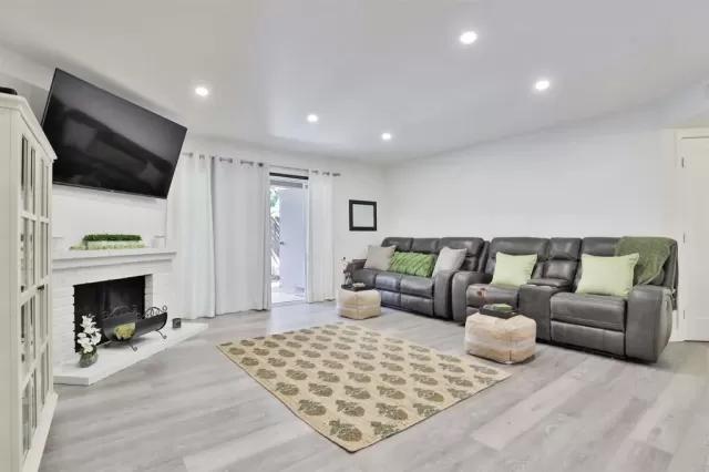 MLS: PTP2401576 Condo For Sale
