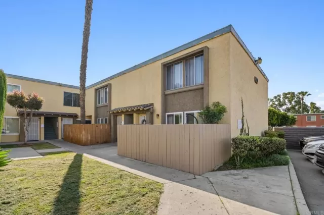 MLS: PTP2401594 Condo For Sale