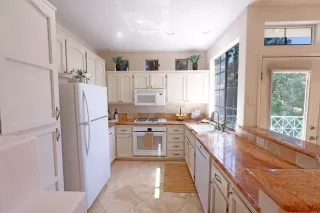 Photo #5: PTP2401606 Listing