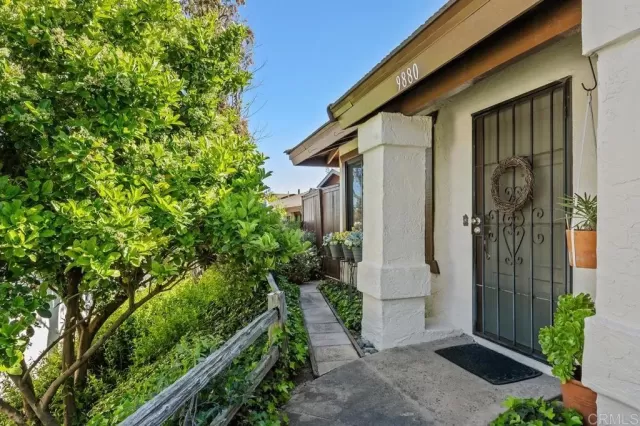 MLS: PTP2401762 Condo For Sale