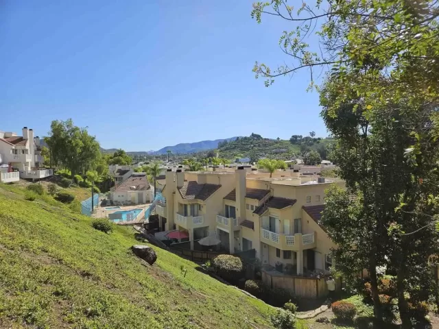 MLS: PTP2401816 Condo For Sale