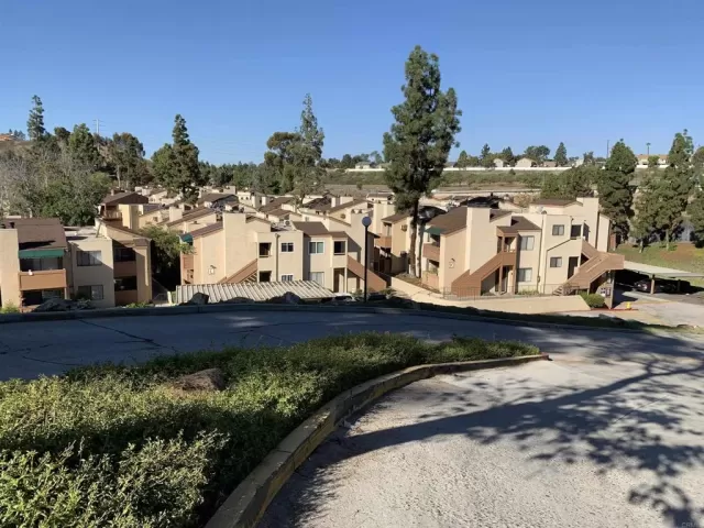 MLS: PTP2401998 Condo For Sale