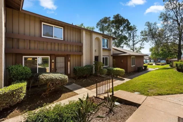 MLS: PTP2402057 Condo For Sale