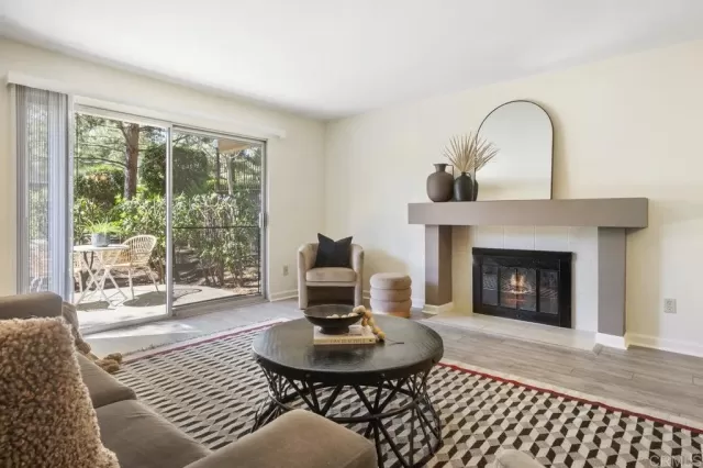 MLS: PTP2402188 Condo For Sale