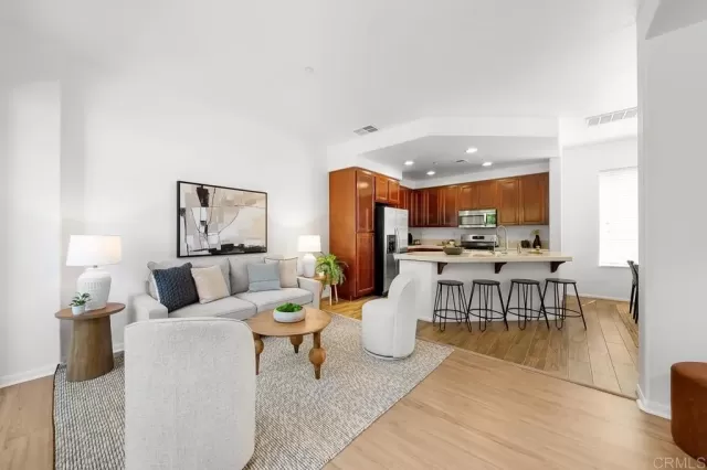 MLS: PTP2402299 Condo For Sale
