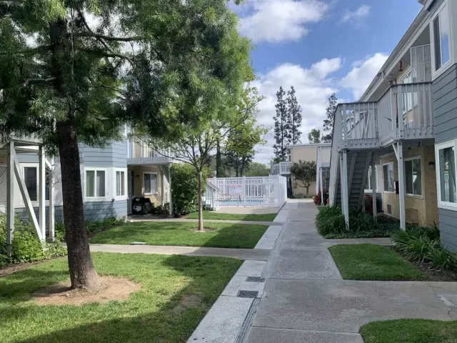 MLS: PTP2402332 Condo For Sale