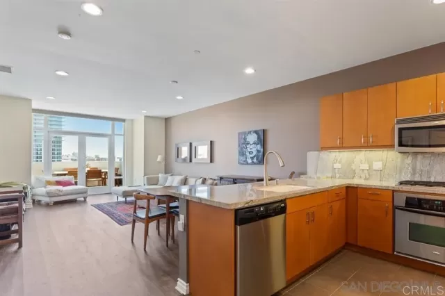 MLS: PTP2402419 Condo For Sale