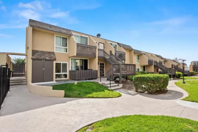 MLS: PTP2402488 Condo For Sale