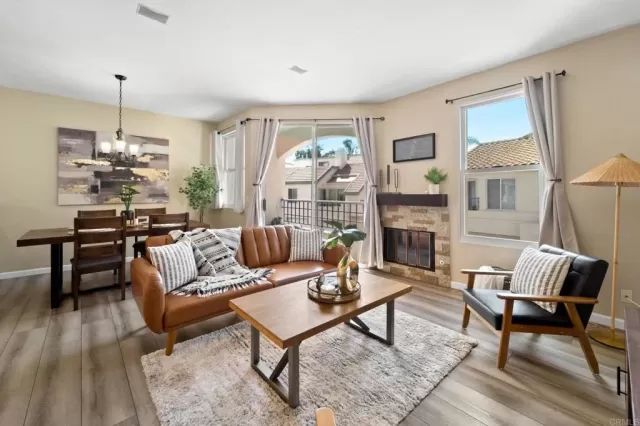 MLS: PTP2402549 Condo For Sale