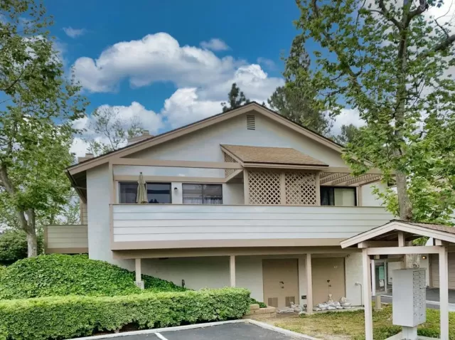 MLS: PTP2402618 Condo For Sale