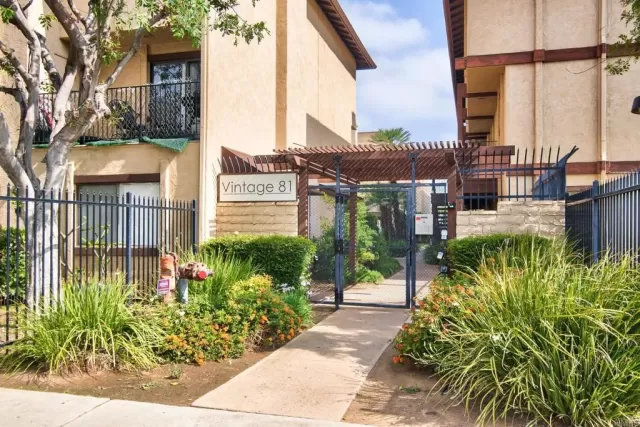 MLS: PTP2402658 Condo For Sale