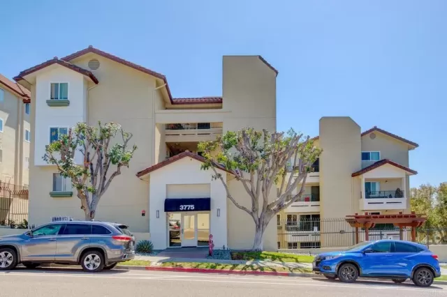 MLS: PTP2402702 Condo For Sale