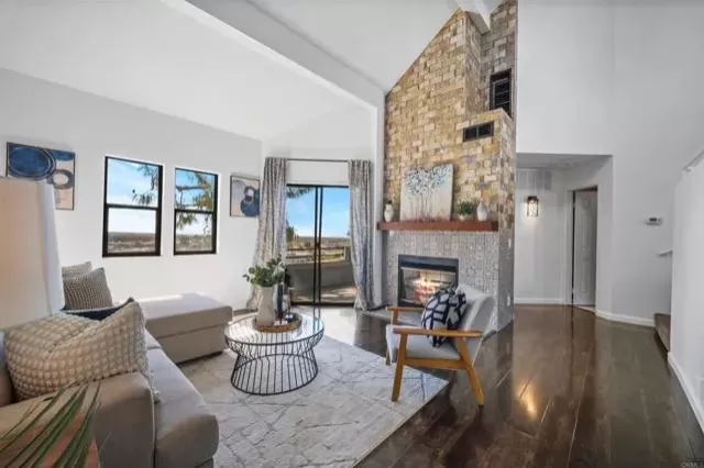 MLS: PTP2402705 Condo For Sale