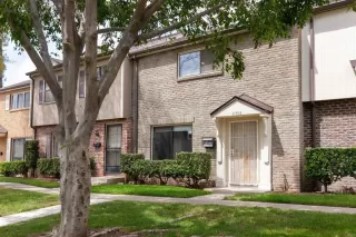 Photo #1: PTP2402733 Listing 