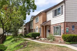 Photo #3: PTP2402733 Listing 