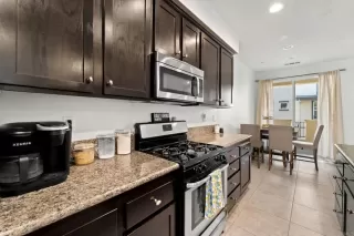 Photo #1: PTP2402777 Listing