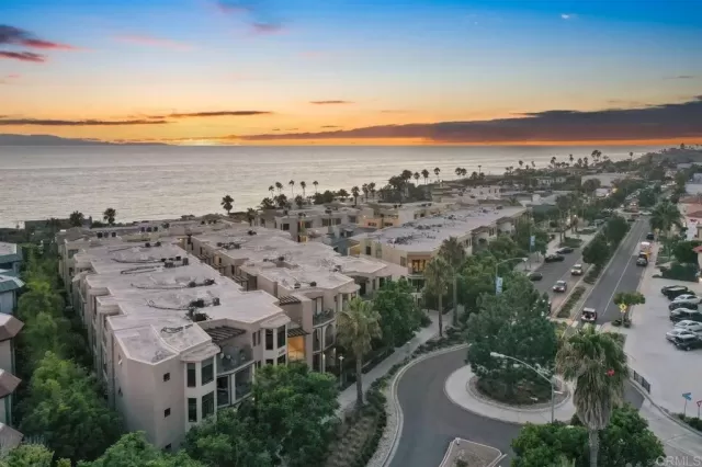 MLS: PTP2402913 Condo For Sale