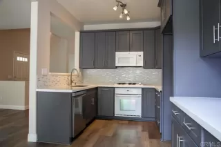 Photo #1: PTP2403105 Listing 