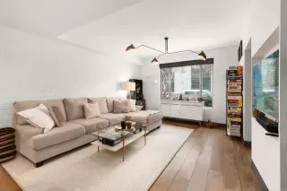 Photo #5: PTP2403337 Listing 