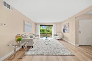 Photo #1: PTP2403417 Listing