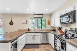 Photo #2: PTP2403582 Listing