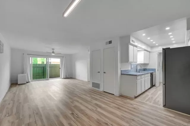 MLS: PTP2403642 Condo For Sale