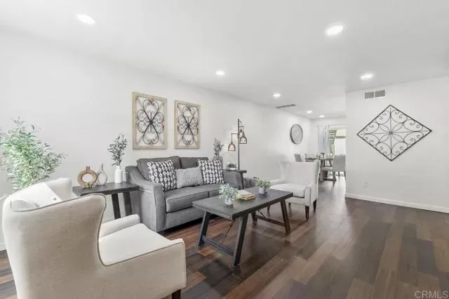 MLS: PTP2403830 Condo For Sale