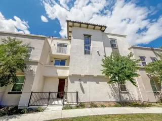 Photo #1: PTP2403880 Listing