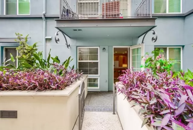MLS: PTP2404050 Condo For Sale