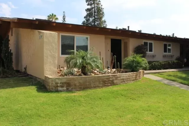 MLS: PTP2404238 Condo For Sale