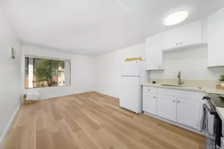 Photo #3: PTP2404332 Listing 